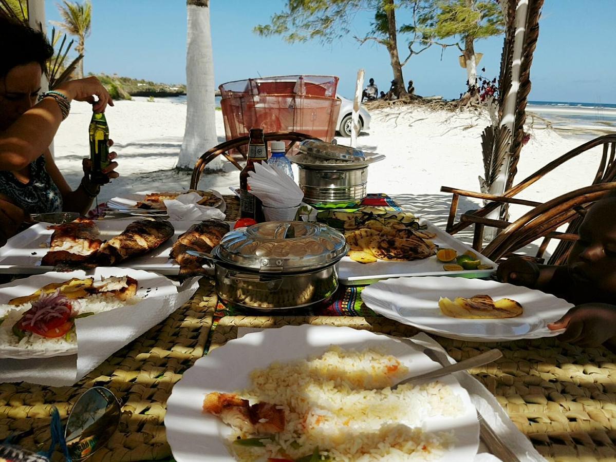 Nyumba Ya Afrika Bed & Breakfast Ватаму Екстериор снимка
